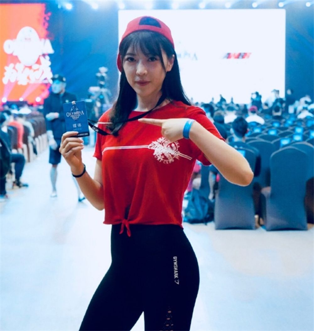 小编Candice 的模卡